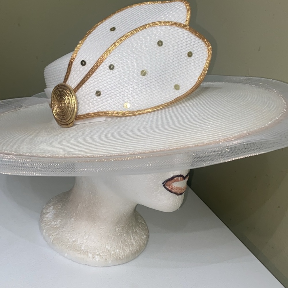 Beautiful White Dress / Church Hat